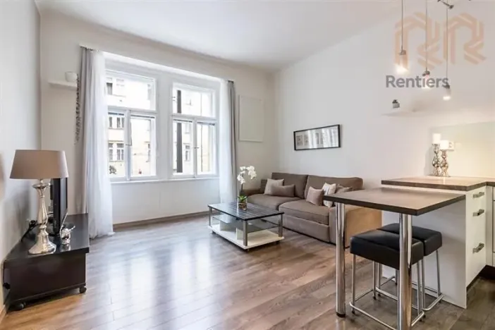 Pronájem bytu 2+kk, Praha - Nusle, Jaromírova, 44 m2