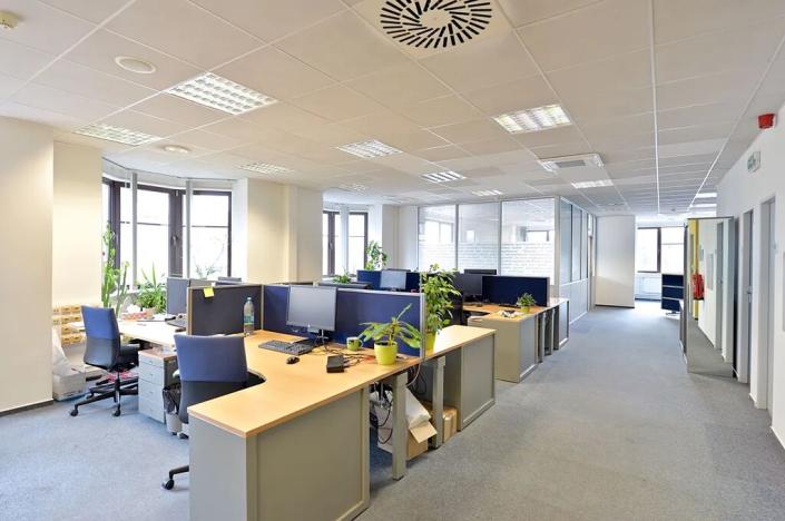 Pronájem kanceláře, Praha - Chodov, Hráského, 2800 m2