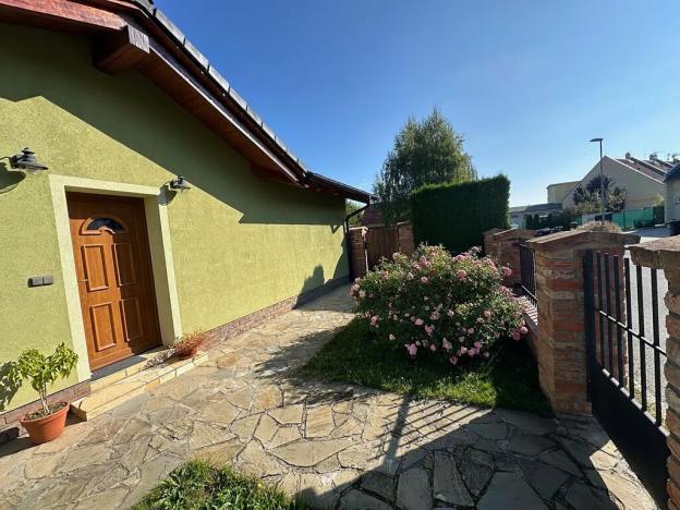 Pronájem rodinného domu, Pardubice, 85 m2