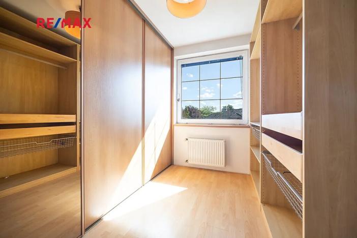 Pronájem rodinného domu, Praha - Lipany, Do potoků, 145 m2