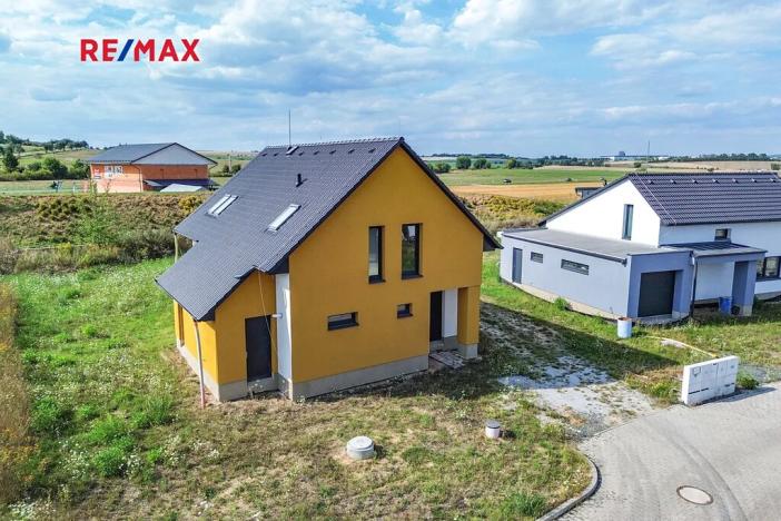 Prodej rodinného domu, Lužany, 153 m2