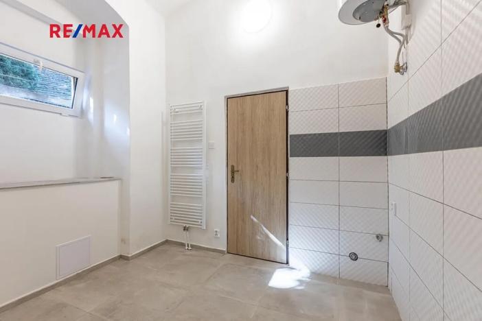 Prodej obchodního prostoru, Zbiroh, Líšenská, 700 m2