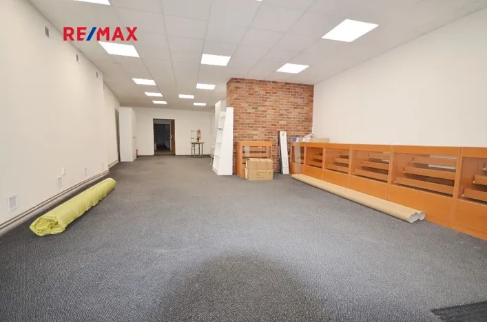 Pronájem obchodního prostoru, Slaný, Třebízského, 140 m2