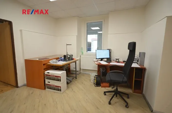 Pronájem obchodního prostoru, Slaný, Třebízského, 140 m2