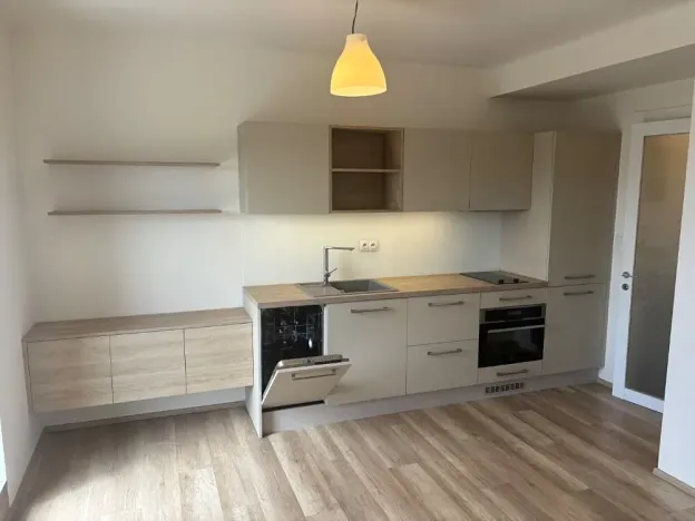 Pronájem bytu 1+kk, Praha - Strašnice, Strančická, 30 m2