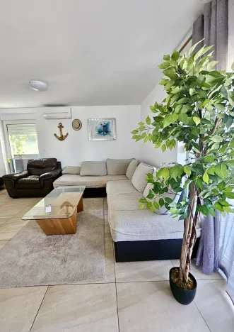 Prodej bytu 3+1, Vrsi, Chorvatsko, 72 m2
