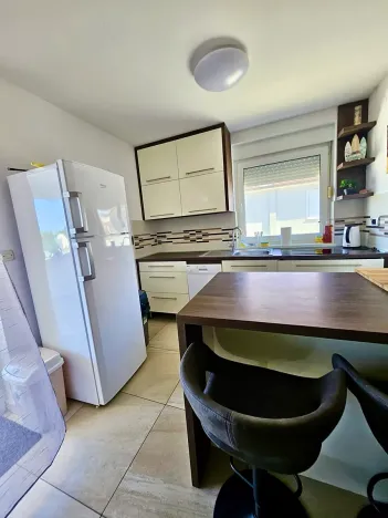 Prodej bytu 3+1, Vrsi, Chorvatsko, 72 m2