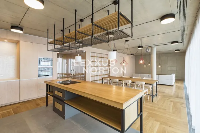 Pronájem atypického bytu, Praha - Bubeneč, Ronalda Reagana, 198 m2