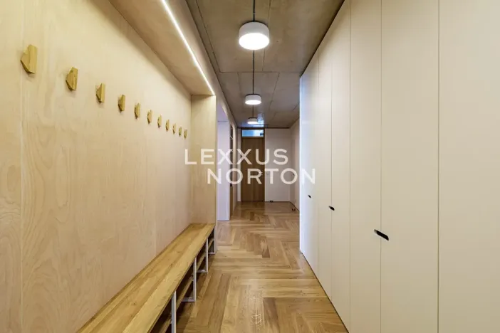 Pronájem atypického bytu, Praha - Bubeneč, Ronalda Reagana, 198 m2