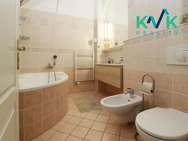 Prodej bytu 3+1, Karlovy Vary, Zahradní, 123 m2