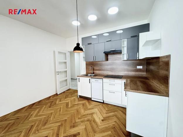 Pronájem bytu 2+kk, Praha - Vinohrady, Záhřebská, 49 m2