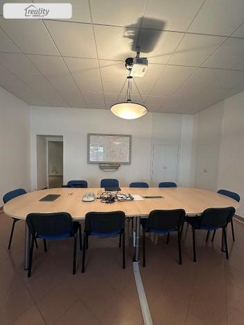 Pronájem kanceláře, Blansko, Gellhornova, 541 m2