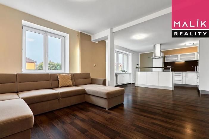 Prodej atypického bytu, Ostrov, Hlavní třída, 141 m2