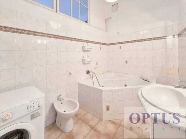 Pronájem bytu 2+1, Praha - Hradčany, Na valech, 78 m2