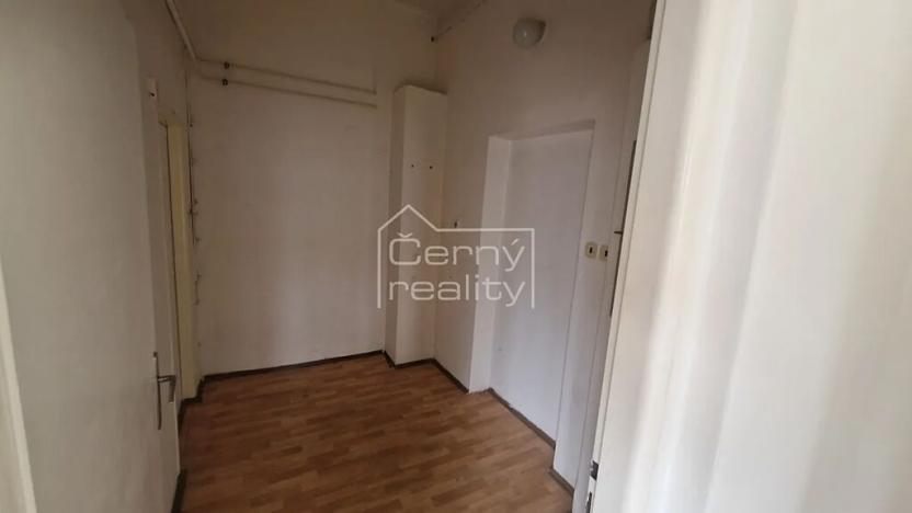 Pronájem kanceláře, Pardubice, Mezi Mosty, 65 m2