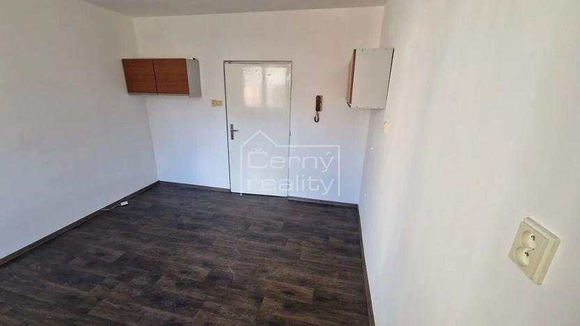 Pronájem kanceláře, Pardubice, Jana Palacha, 14 m2