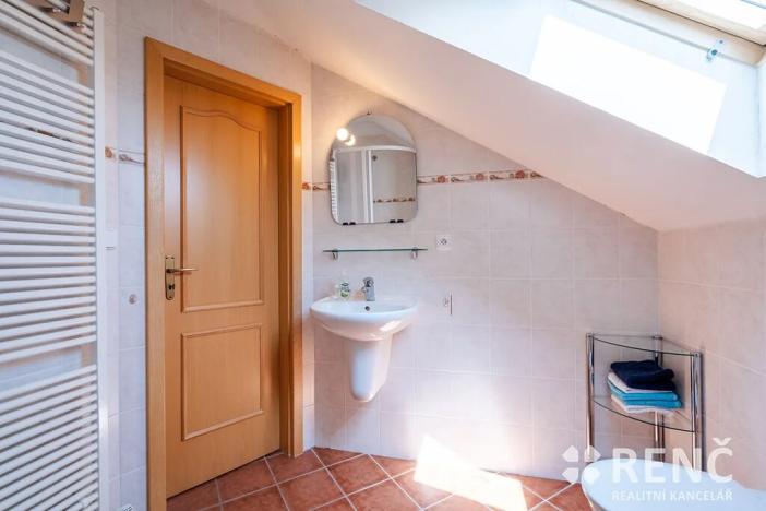 Prodej rodinného domu, Podolí, 216 m2