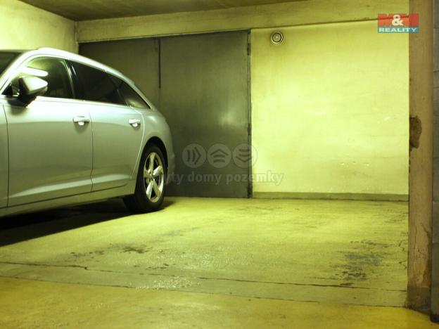 Pronájem garážového stání, Praha - Holešovice, Tusarova, 10 m2