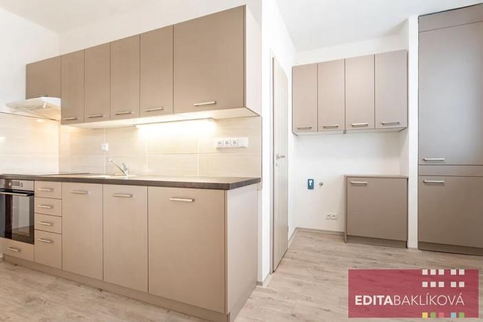 Pronájem bytu 2+1, Olomouc, Schweitzerova, 56 m2