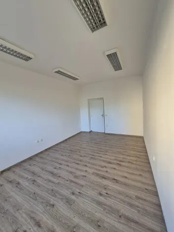 Pronájem kanceláře, Praha - Nusle, V Občanském domově, 18 m2