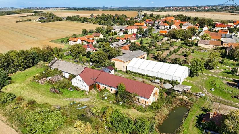 Prodej komerčního pozemku, Střemy, 7651 m2