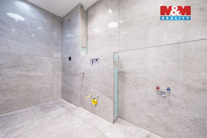 Prodej bytu 2+kk, Praha - Holyně, náměstí Pod lípou, 61 m2