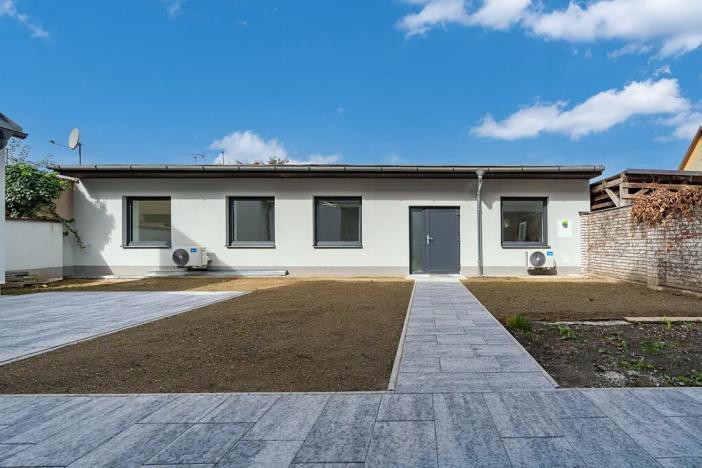 Pronájem bytu 1+1, Zlín, Kvítková, 55 m2