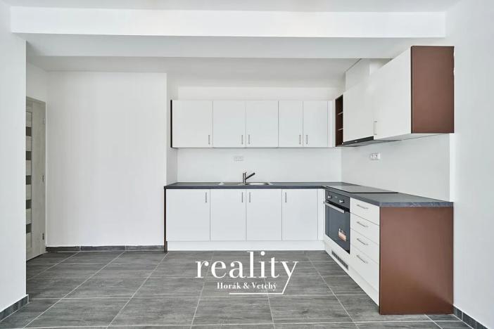 Prodej bytu 2+kk, Dešná, 49 m2