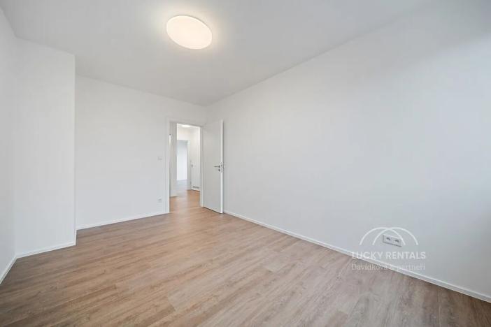 Pronájem bytu 1+kk, Praha - Chodov, Líbalova, 30 m2