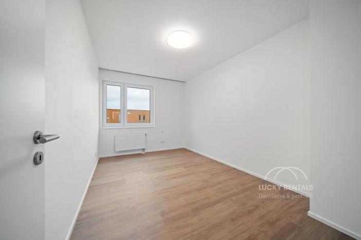 Pronájem bytu 1+kk, Praha - Chodov, Líbalova, 32 m2