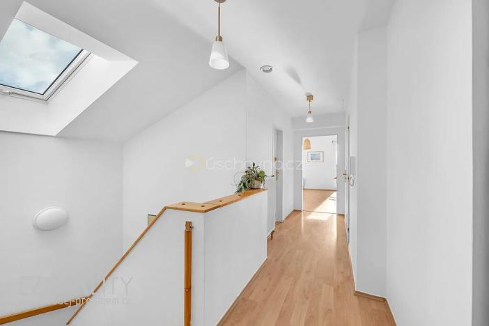 Prodej bytu 4+kk, Praha - Zbraslav, Jaromíra Vejvody, 149 m2