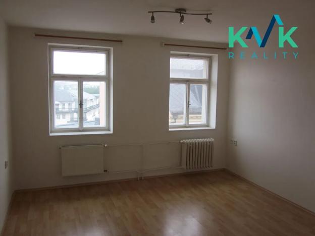 Pronájem bytu 1+kk, Karlovy Vary, Krále Jiřího, 22 m2
