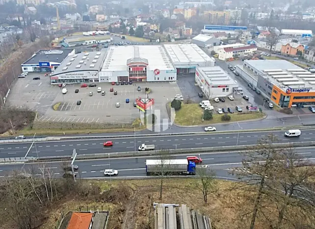 Pronájem obchodního prostoru, Liberec, Doubská, 2750 m2