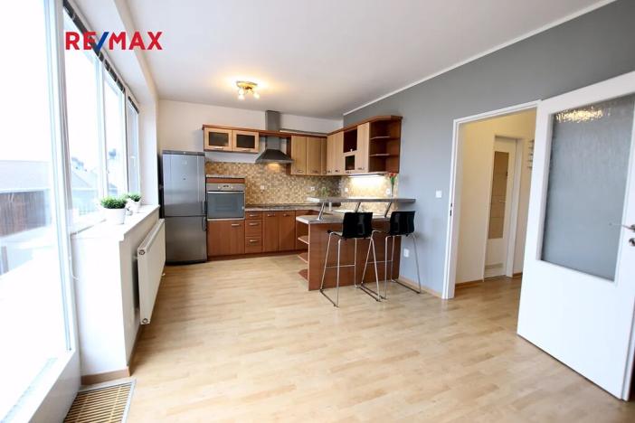 Pronájem bytu 1+kk, Praha - Kbely, Pod Nouzovem, 32 m2