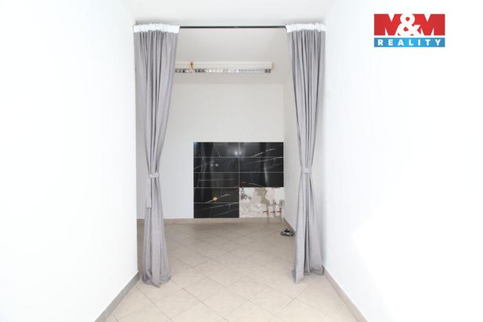 Pronájem obchodního prostoru, Chlumec nad Cidlinou - Chlumec nad Cidlinou IV, Kozelkova, 24 m2