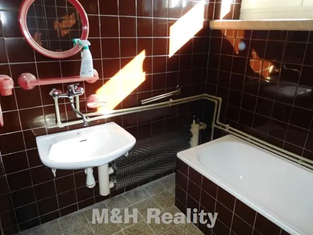 Prodej rodinného domu, Lučina, 196 m2