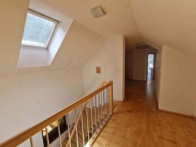 Prodej rodinného domu, Hrdlořezy, 280 m2