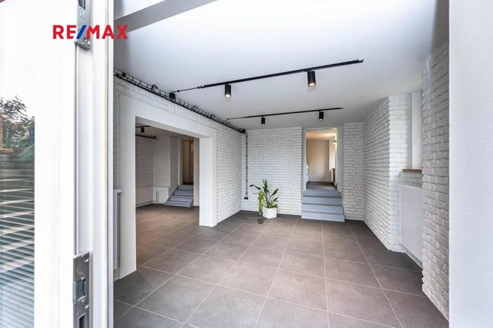 Pronájem kanceláře, Praha - Smíchov, U smíchovského hřbitova, 53 m2