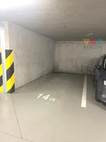 Pronájem garážového stání, Olomouc, Edvarda Beneše, 12 m2