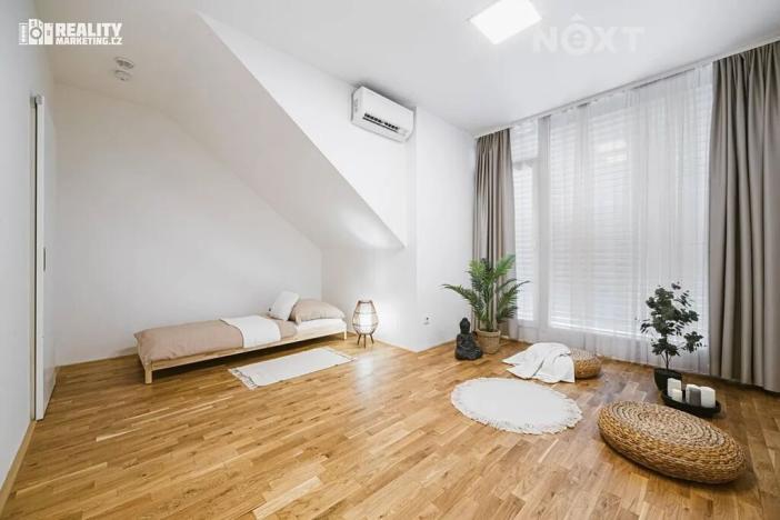 Prodej rodinného domu, Moravany, V Jámách, 382 m2