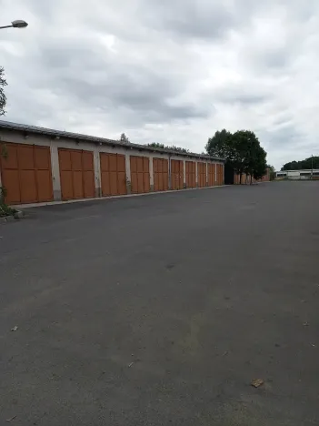 Pronájem skladu, Chodová Planá, Pohraniční stráže, 3892 m2