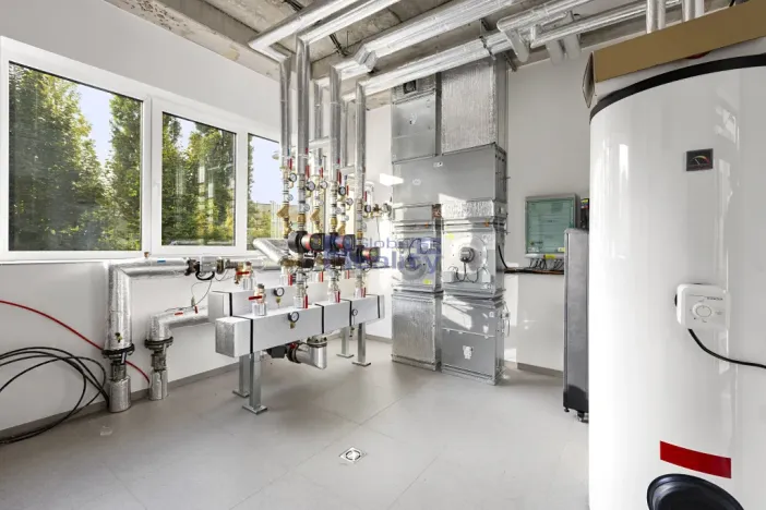 Prodej výrobních prostor, Hradec Králové, Jana Krušinky, 2133 m2