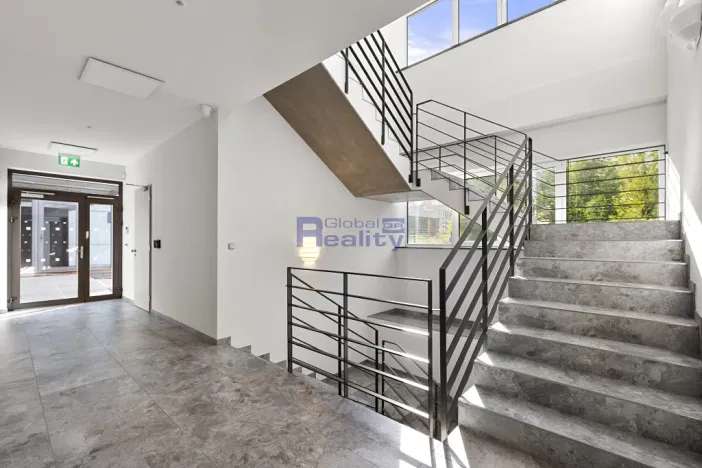 Pronájem skladu, Hradec Králové, Jana Krušinky, 1613 m2