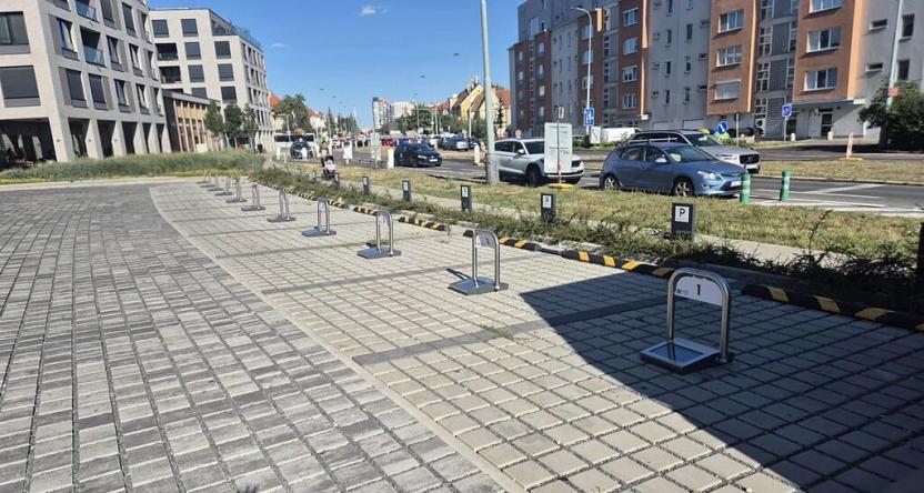 Prodej garážového stání, Praha - Strašnice, Počernická, 13 m2