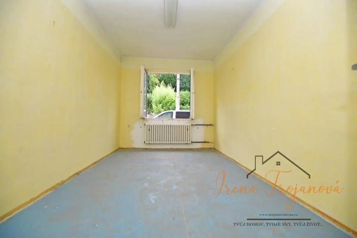 Prodej komerční nemovitosti, Lštění, Míru, 1933 m2