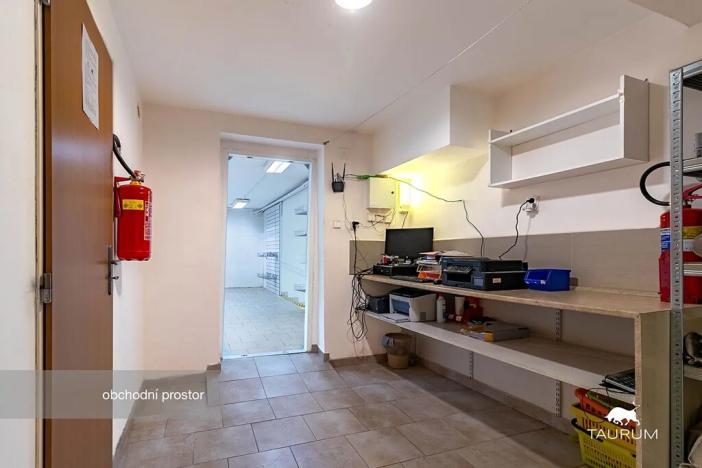 Prodej obchodního prostoru, Karlovy Vary, Vítězná, 147 m2