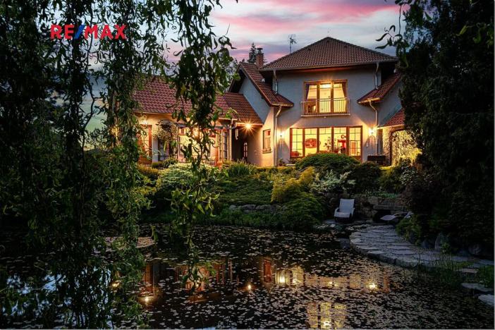 Prodej rodinného domu, Sulice, Na Křížkách, 277 m2