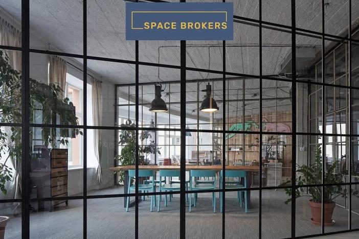 Pronájem kanceláře, Praha, Křižíkova, 1080 m2