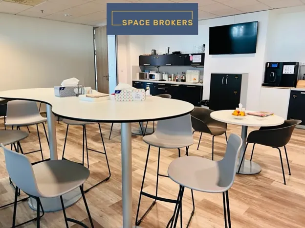 Pronájem kanceláře, Praha, Prosecká, 839 m2