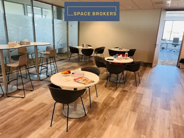 Pronájem kanceláře, Praha, Prosecká, 839 m2